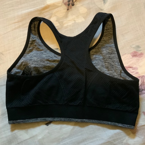 NEW! Reversible Seamfree Medium Impact Sports Bra - Picture 8 of 11